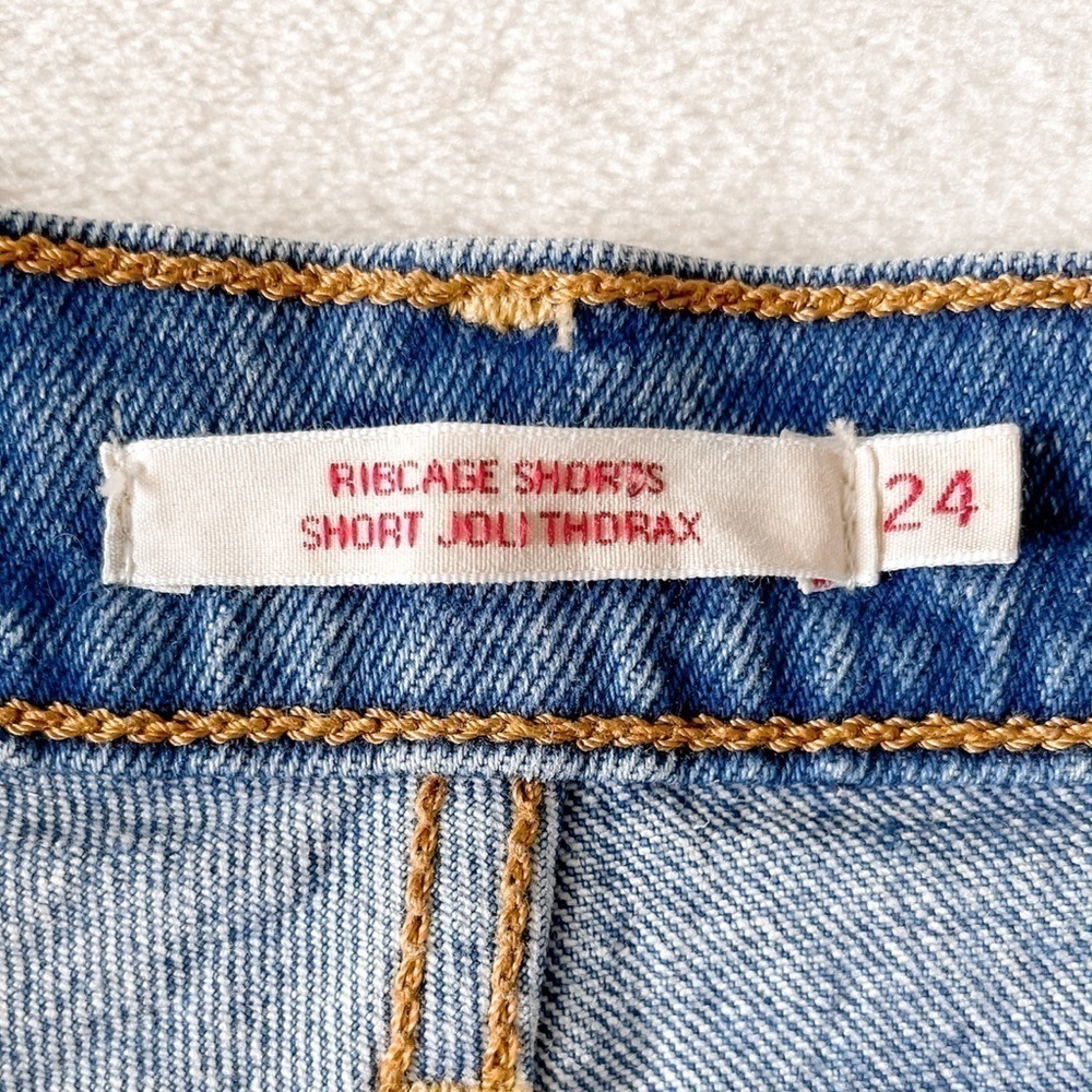 Levi's Ribcage Shorts - Picture 4 of 12